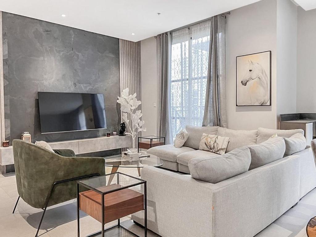 GR- Luxury 4-Bedroom Apt with private Outdoor BBQ Area, Riyadh (updated ... - Luxury Apartment Complex With Insulated Windows And Private Outdoor Bbq Area