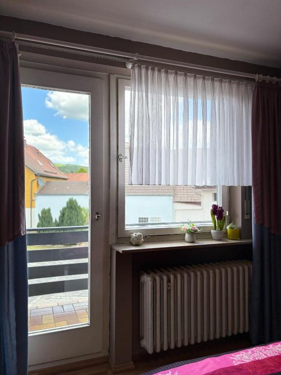 Fotografie z fotogalerie ubytování Gasthof Rhönlust zentrum v destinaci Bischofsheim an der Rhön