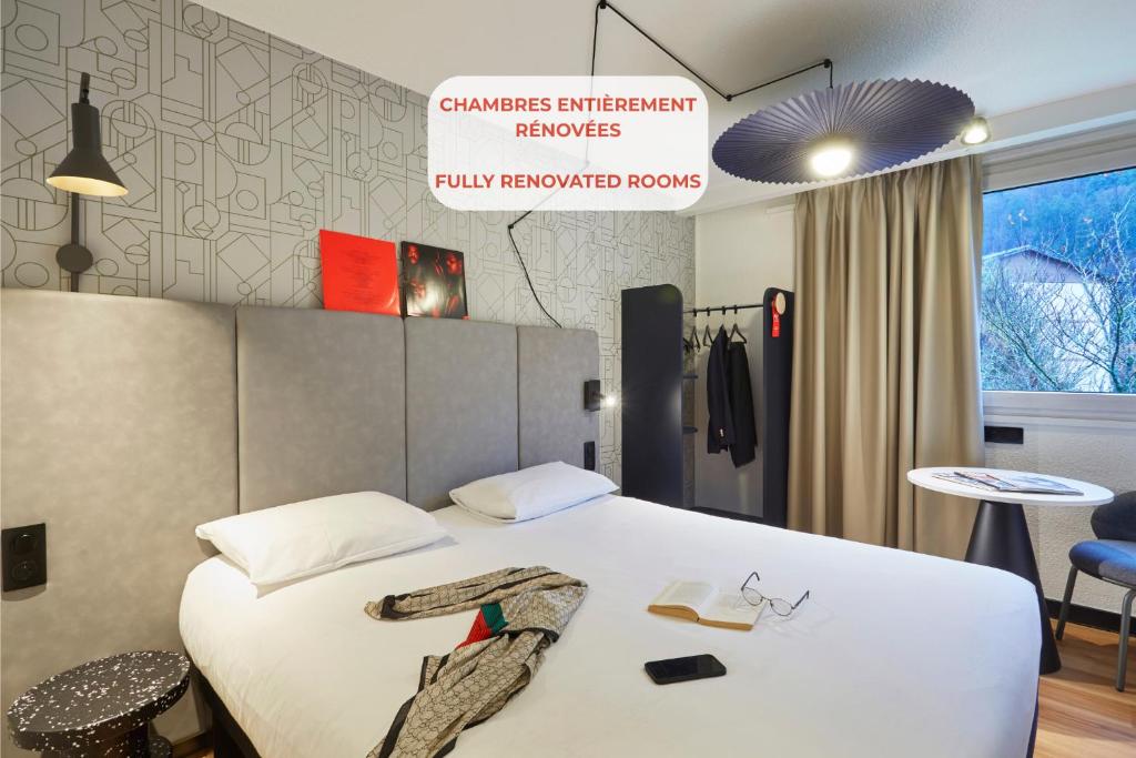 Postel nebo postele na pokoji v ubytování Ibis Sallanches Porte du MontBlanc