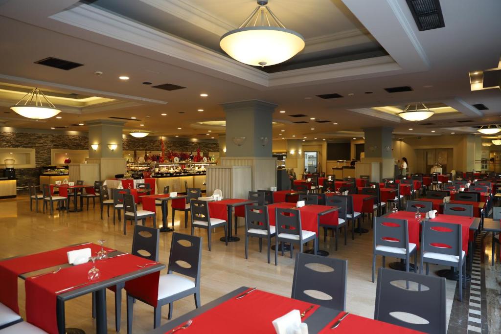 Restaurace v ubytování Meder Resort Hotel - Ultra All Inclusive