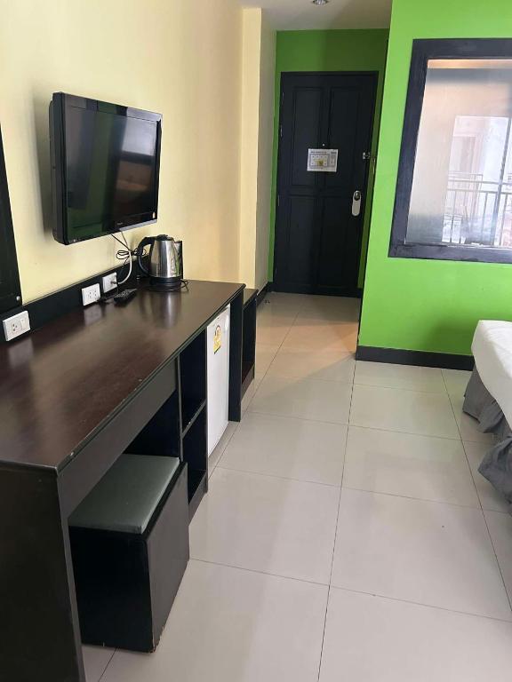 TV a/nebo společenská místnost v ubytování Star House Patong