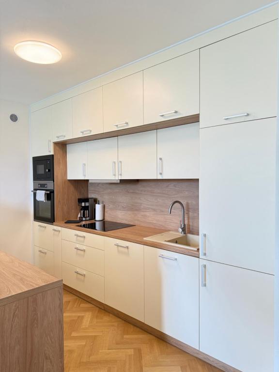 FamilyVilla, new 4 Luxury Big Apartments, parking - 5