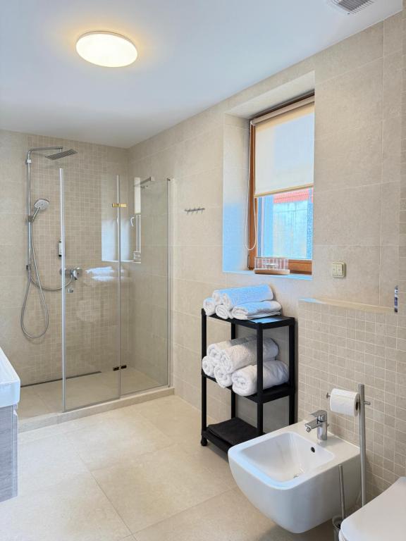 FamilyVilla, new 4 Luxury Big Apartments, parking - 4