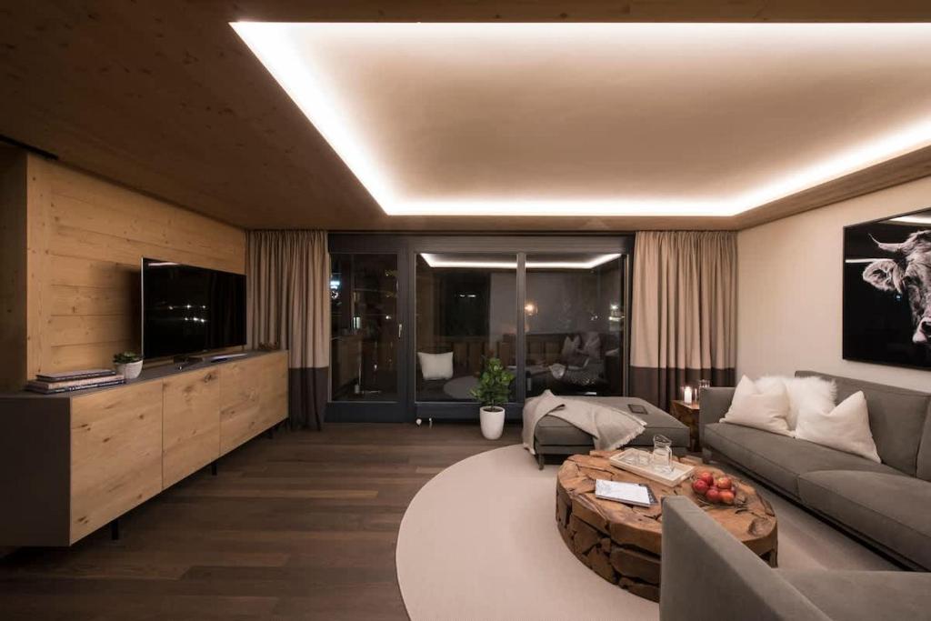 TV a/nebo společenská místnost v ubytování Nevada Duplex Apartment