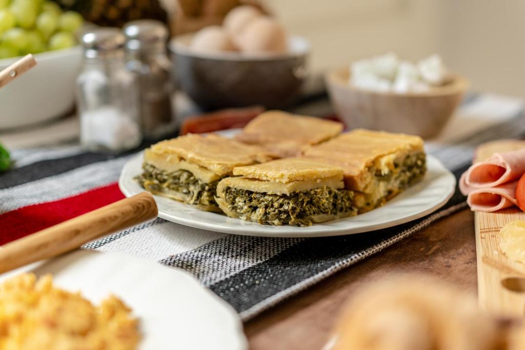 Jedlo v apartmánovom hoteli alebo blízkom okolí