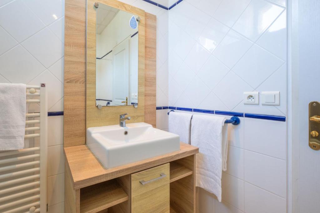 Résidence Odalys Valentin plage - Apartment