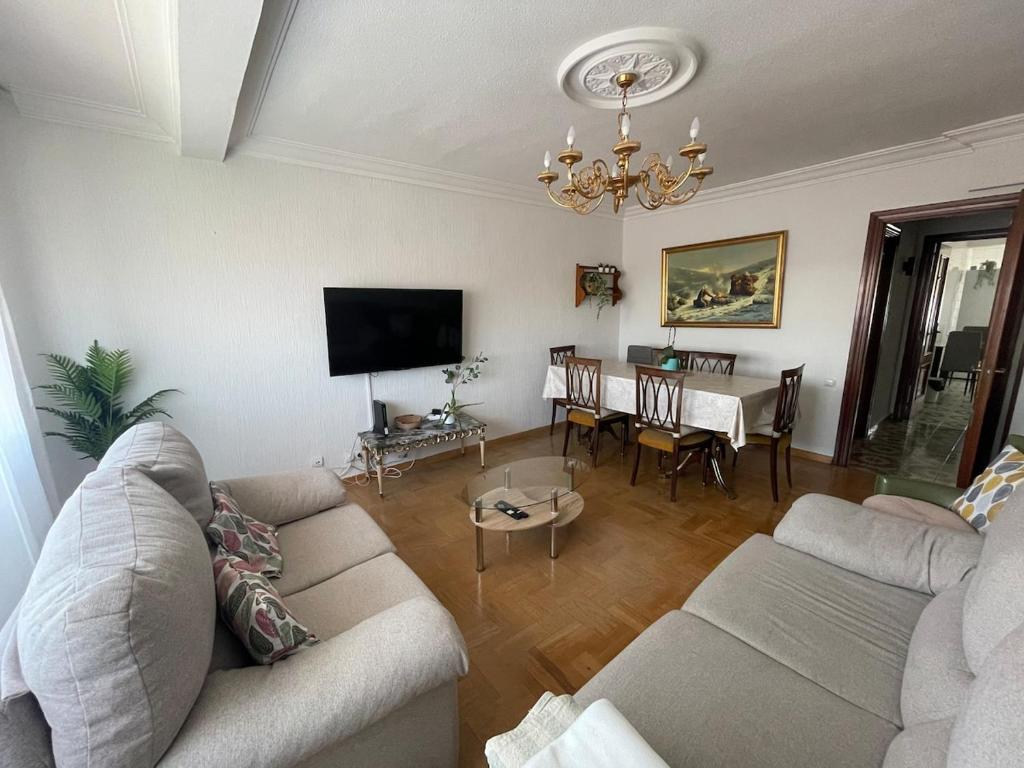 Μια τηλεόραση ή/και κέντρο ψυχαγωγίας στο Apartamento Torrebermeja
