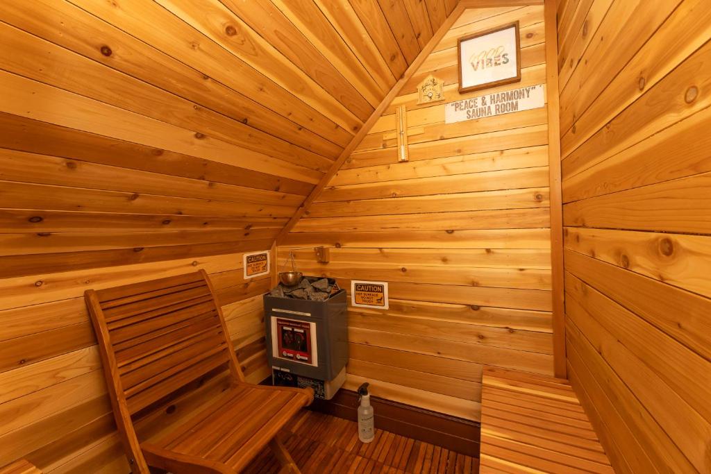 Fotografie z fotogalerie ubytování 3 Bedroom Gem! King, Full & Twin Beds, Sauna with Free Parking plus more v destinaci Jersey City
