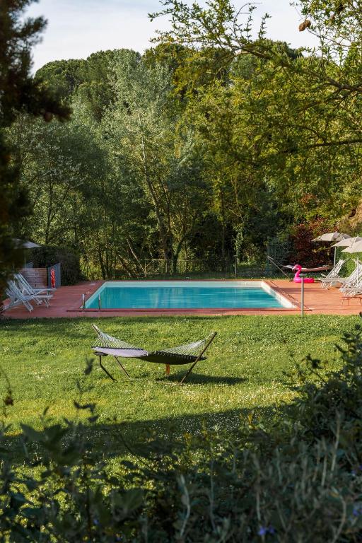 Bazén v ubytování Podere Fignano, holiday home - apartments fully renovated 2024 nebo v jeho okolí