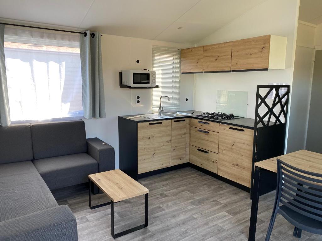 Camping-Caravaning de la Mollière - Three-Bedroom Comfort Bungalow (6 Persons Max)