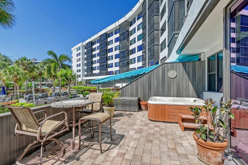 Image showcasing Harbor Towers Ground Floor Condo private hot tub condo!, Sarasota ...