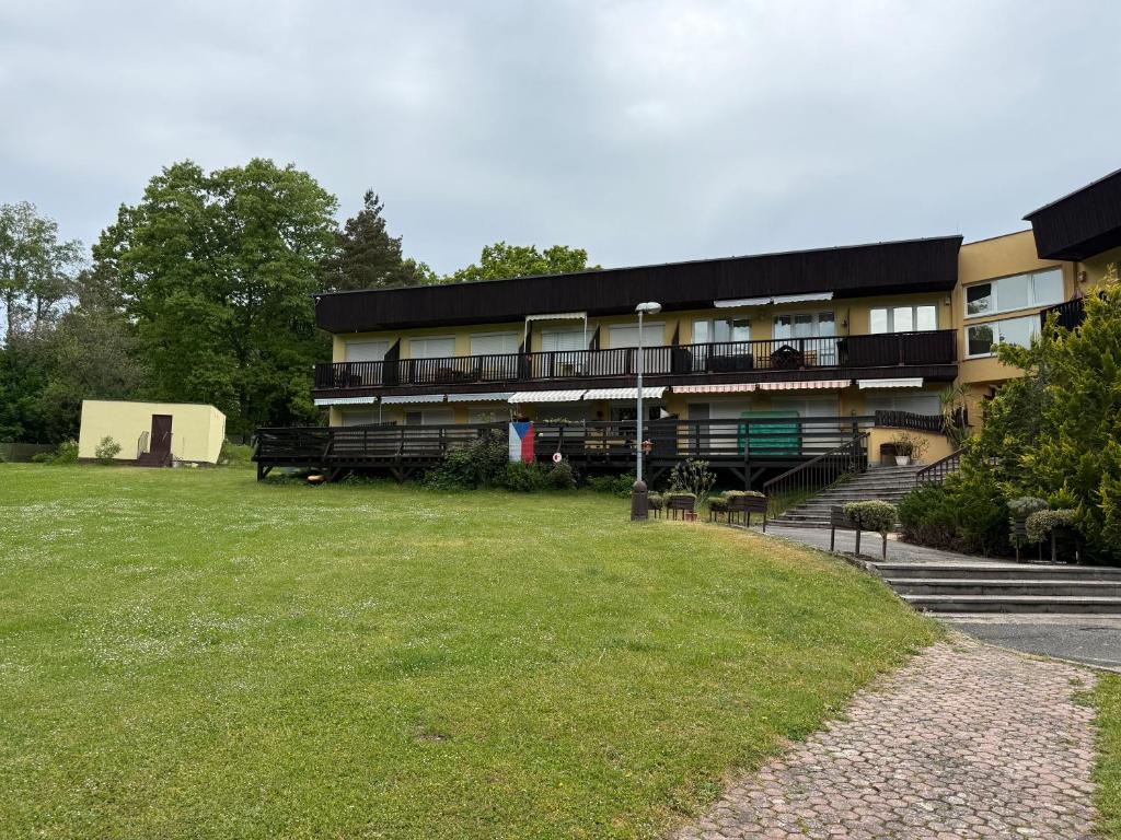 Budova, kde se apartmán nachází