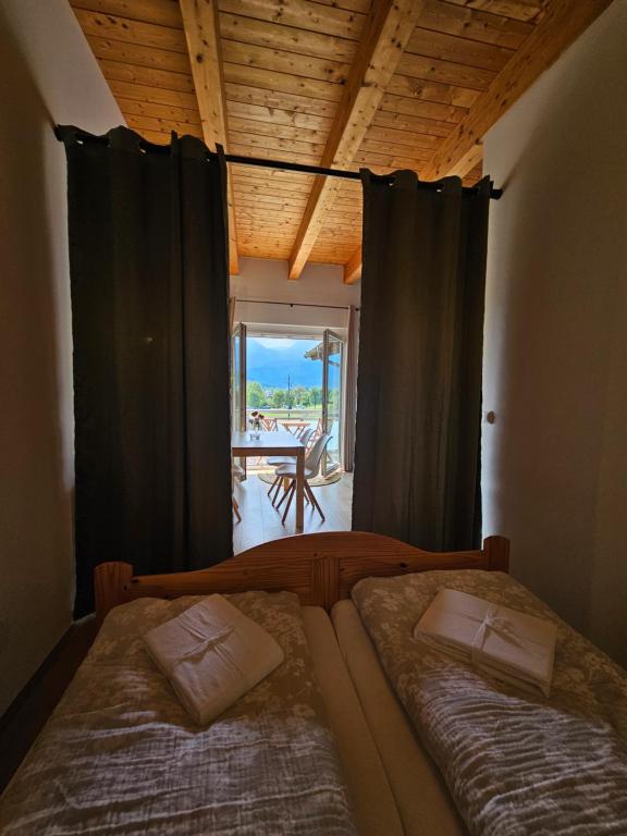 Postel nebo postele na pokoji v ubytování Apartment Sommer am Faaker See