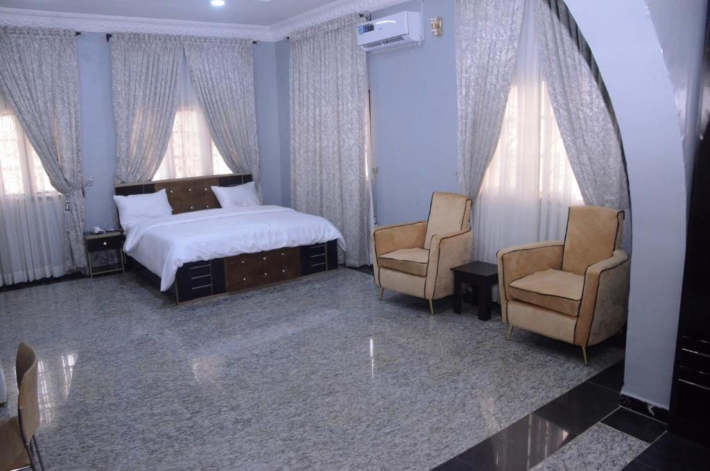 Postel nebo postele na pokoji v ubytování Atlantic Hotel