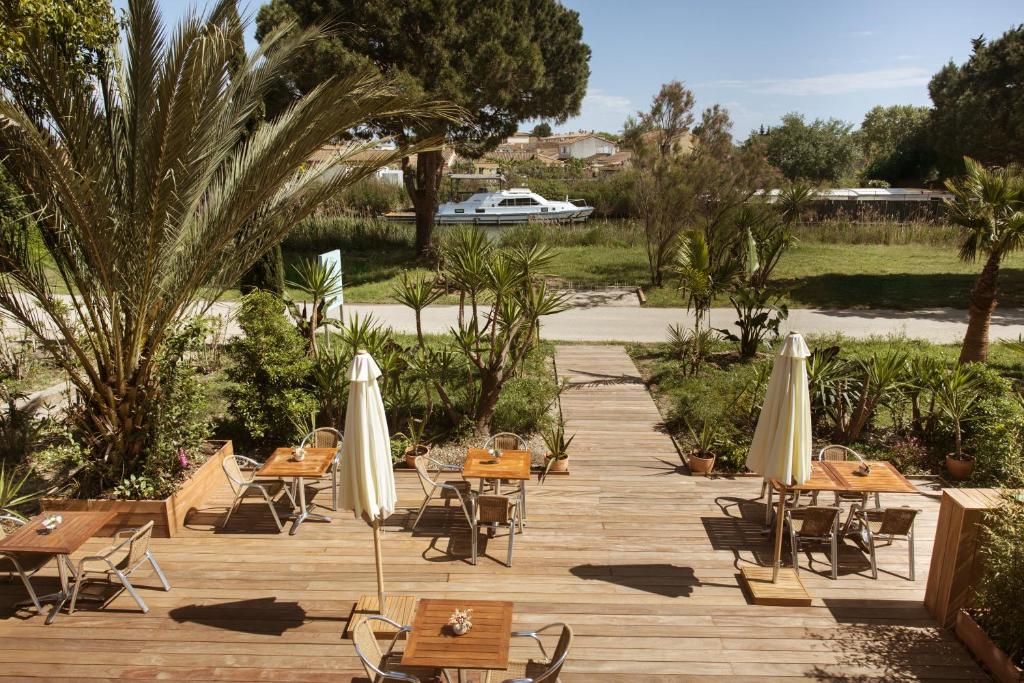 Zahrada ubytování Les Jardins du Canal Piscine Chauffée