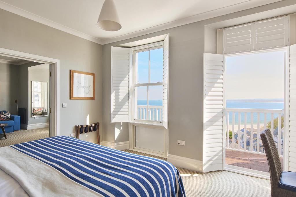 Кровать или кровати в номере Harbour Hotel & Spa St Ives