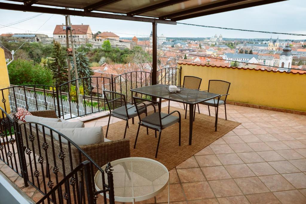 Balkón nebo terasa v ubytování Királyszéke Apartman