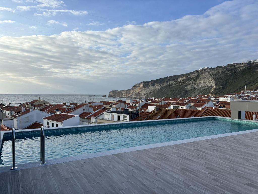 Swimmingpoolen hos eller tæt på Nina da Nazare - BY SCH
