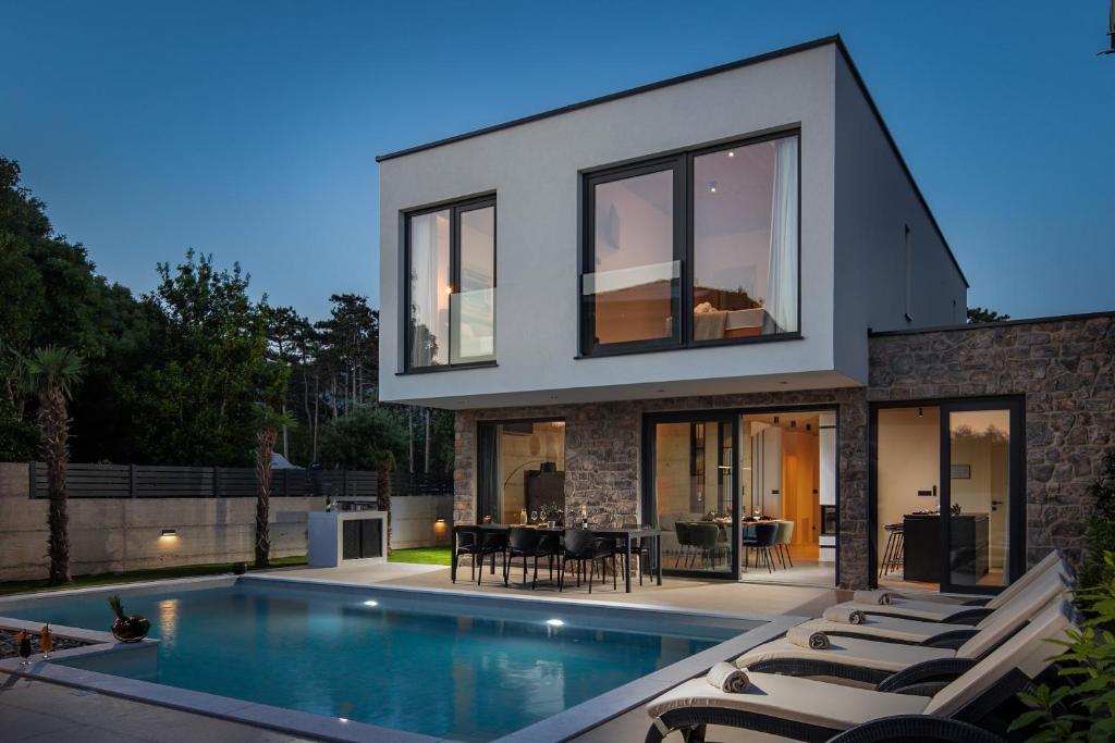 Бассейн в NOVO - Villa Vita s velikim bazenom или поблизости