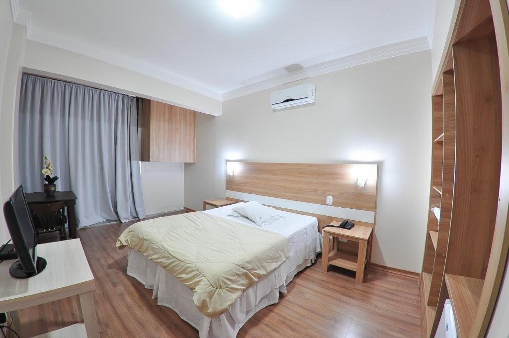 Turis Hotel
