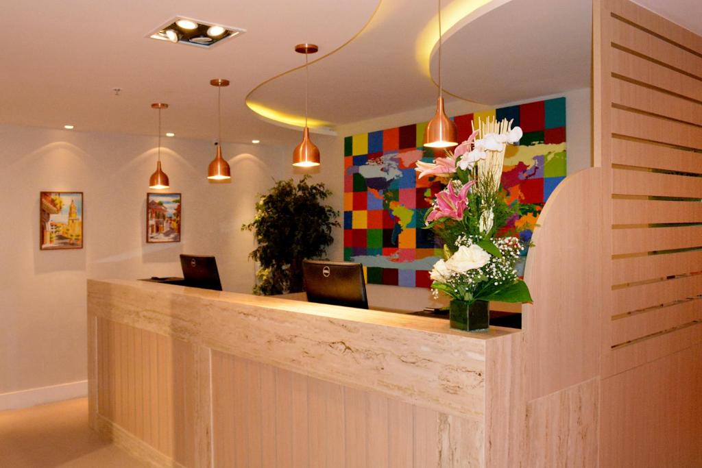  Royalty Rio Hotel