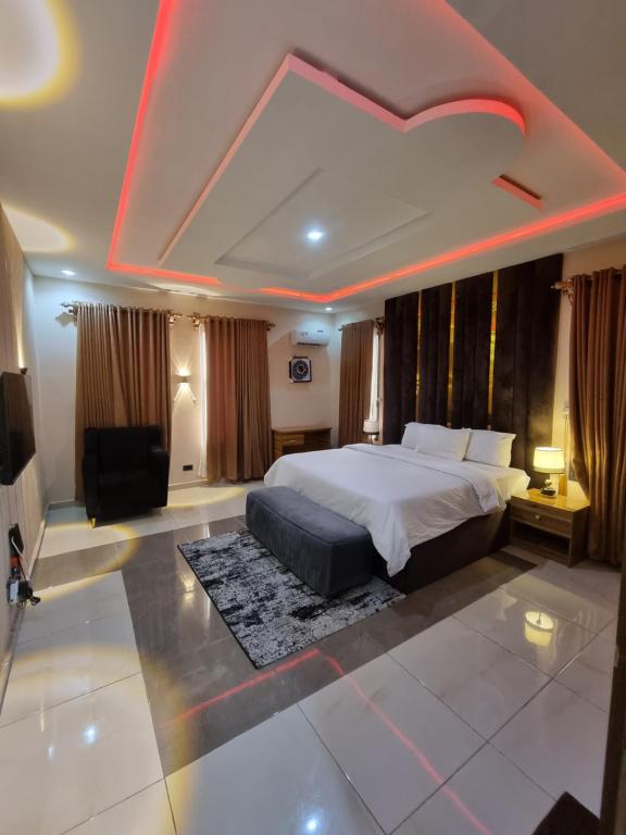 Postel nebo postele na pokoji v ubytování Euphoric Apartments Concept