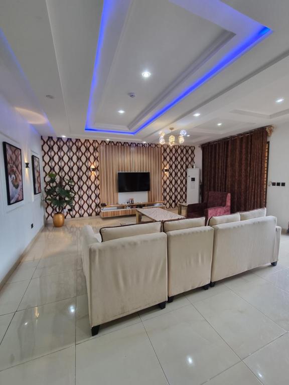 TV a/nebo společenská místnost v ubytování Euphoric Apartments Concept