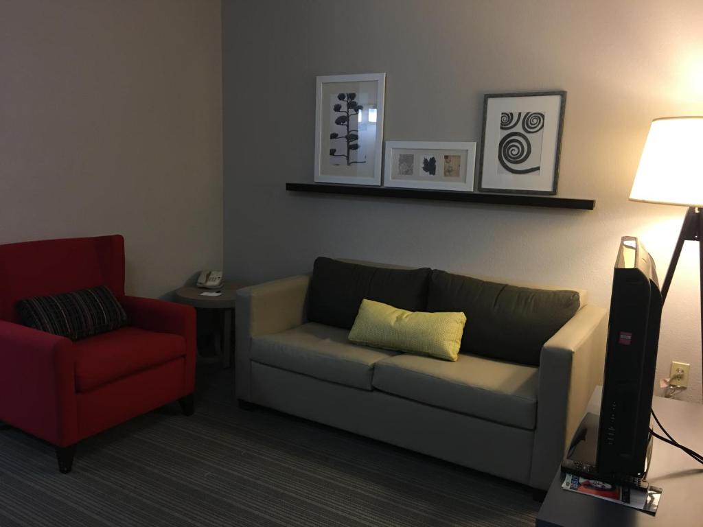 Country Inn & Suites by Radisson, Camp Springs Andrews Air Force Base , MD photo