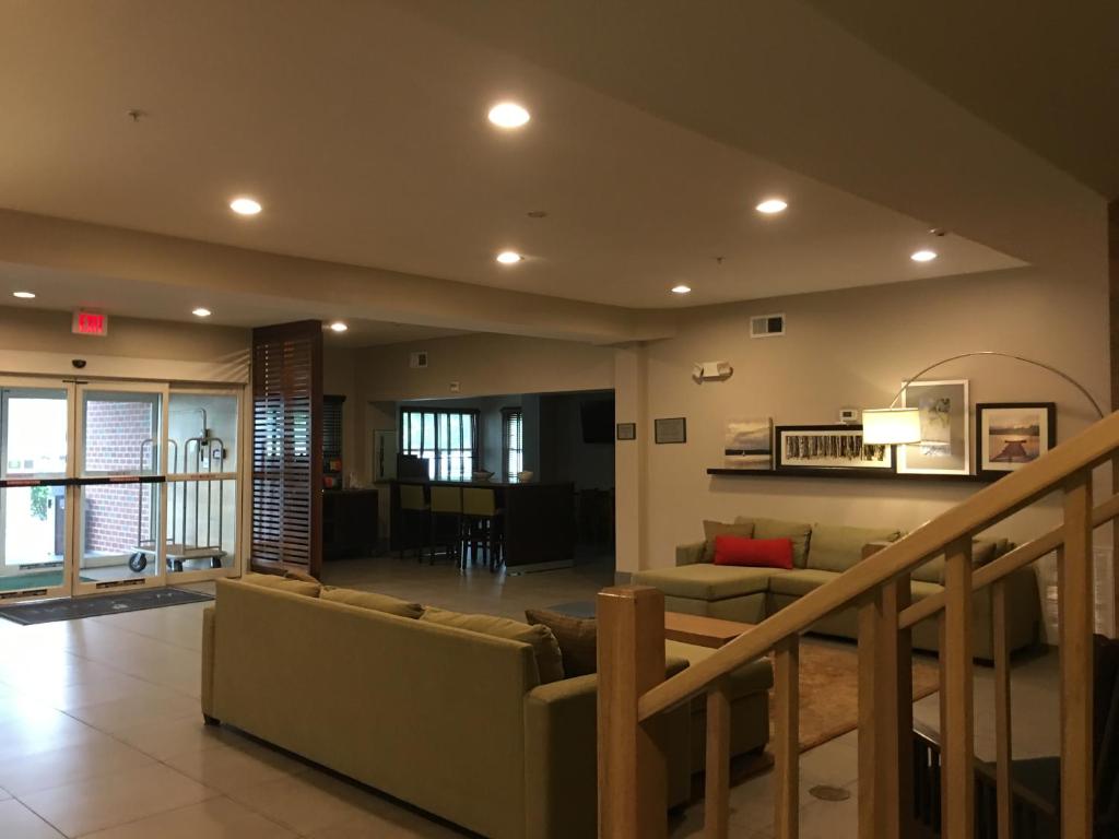 Country Inn & Suites by Radisson, Camp Springs Andrews Air Force Base , MD photo