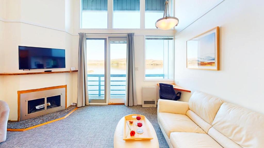 Tomales Bay Lodge and Marina IncHotel in Inverness photo