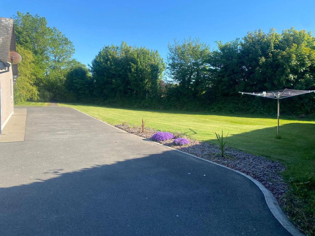Zahrada ubytování Home in Oulart, Wexford