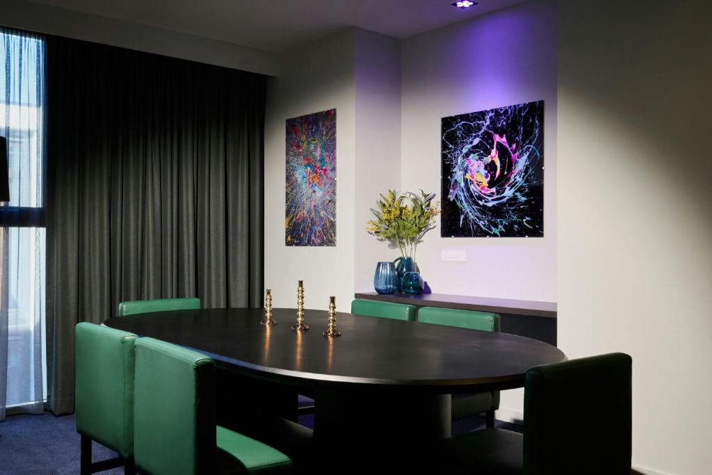 Midnight Hotel, Autograph Collection - Resim 17