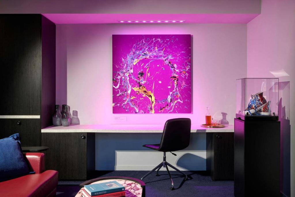 Midnight Hotel, Autograph Collection - Resim 18