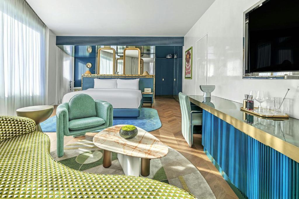 
Marvelous King Suite
