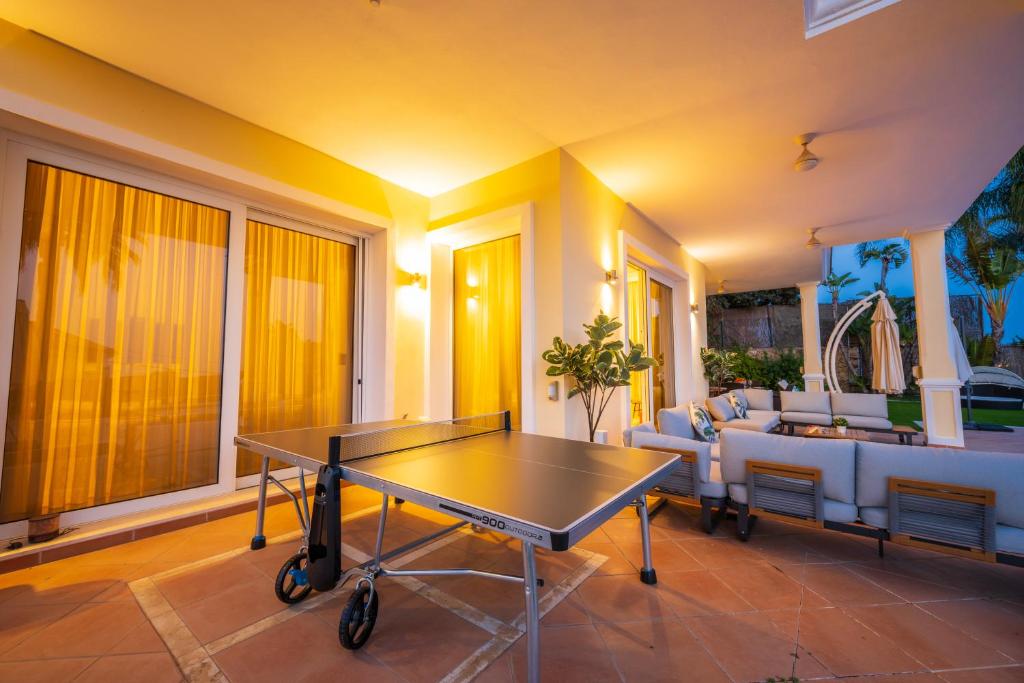 Część wypoczynkowa w obiekcie El Rosario large villa w heated pool