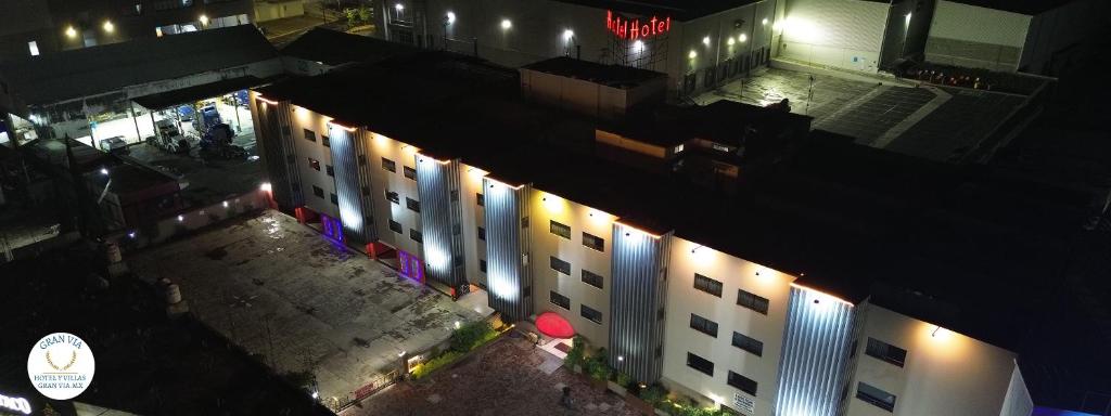 an overhead view of a building at night at Hotel y Villas Gran Vía, Tultitlán in Mexico City