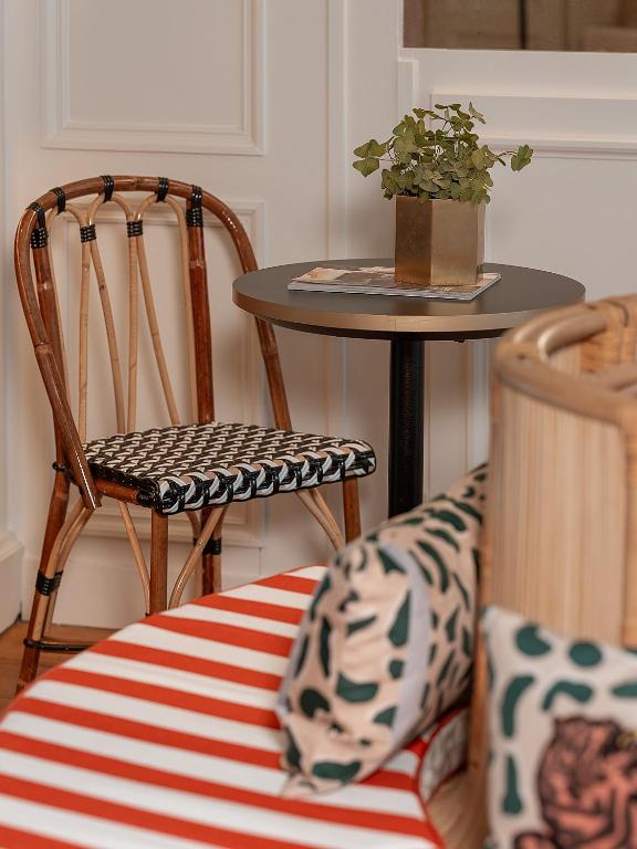 Hôtel Zélie Champs-Elysées - Resim 11