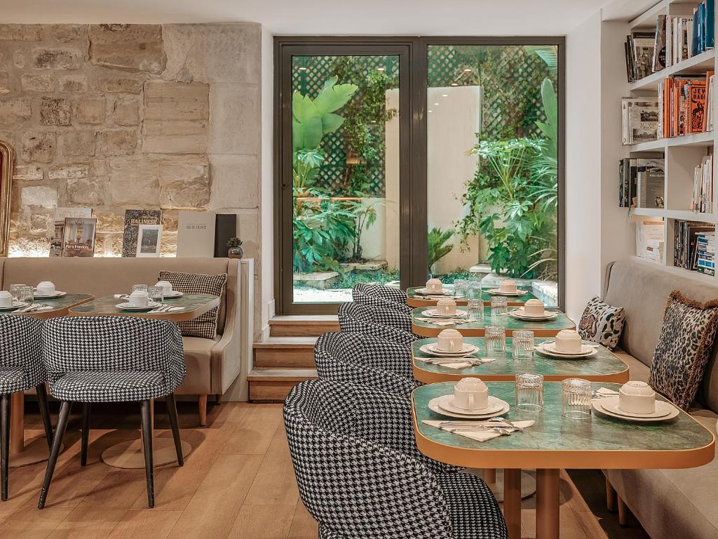 Hôtel Zélie Champs-Elysées - Resim 24