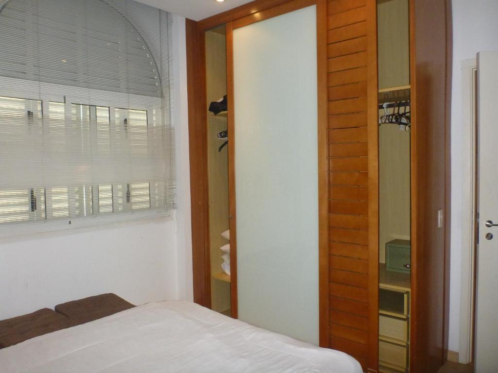  Apt South Beach Residence Club