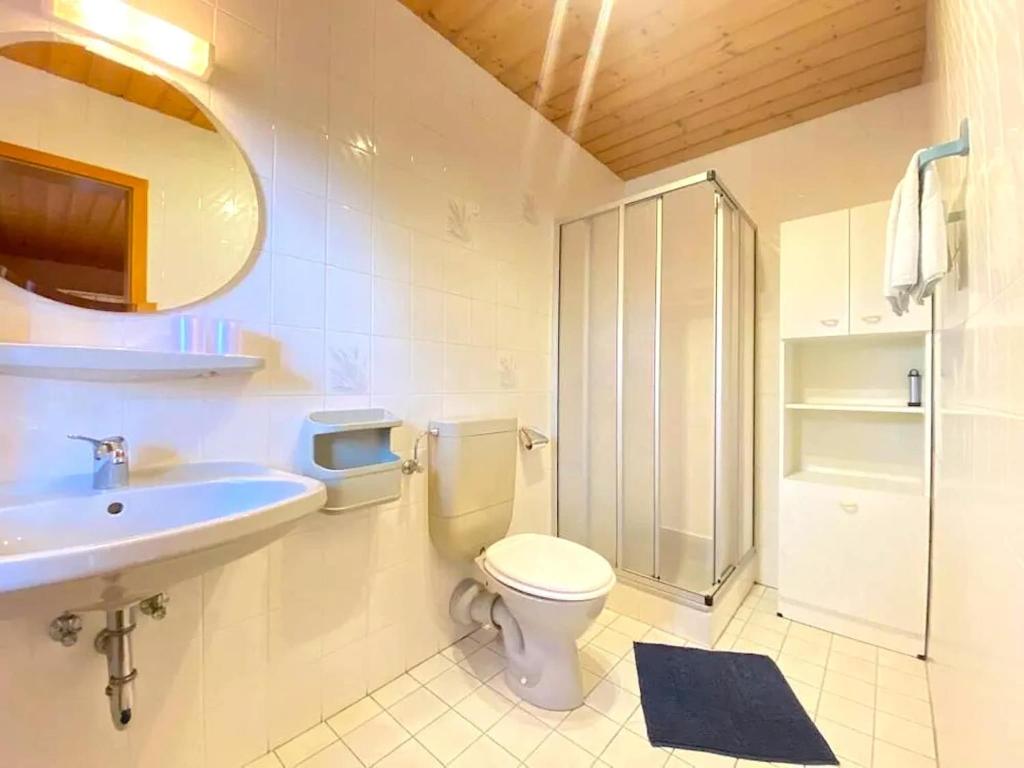 Koupelna v ubytování Comfortable apartment in Zenting in Lower Bavaria
