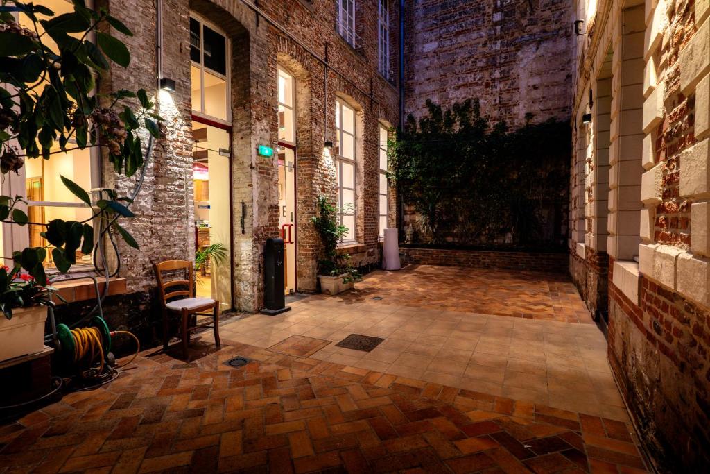 Fotografie z fotogalerie ubytování Hôtel Les Trois Luppars v destinaci Arras