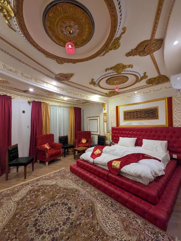 Postel nebo postele na pokoji v ubytování ReeChan Resort Skardu