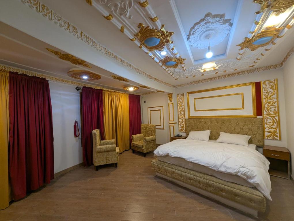 Postel nebo postele na pokoji v ubytování ReeChan Resort Skardu