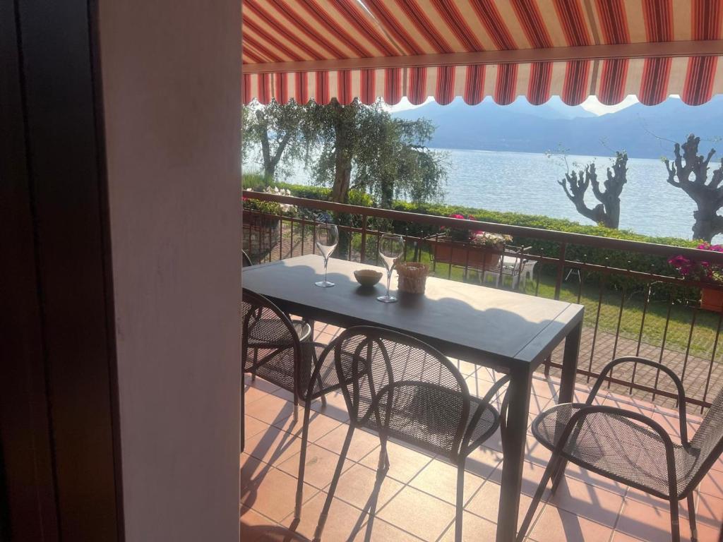 A balcony or terrace at Residence Villa al Lido