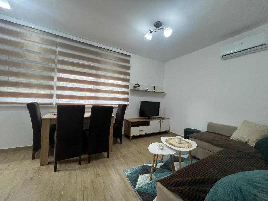 TV a/nebo společenská místnost v ubytování Apartman Ilić