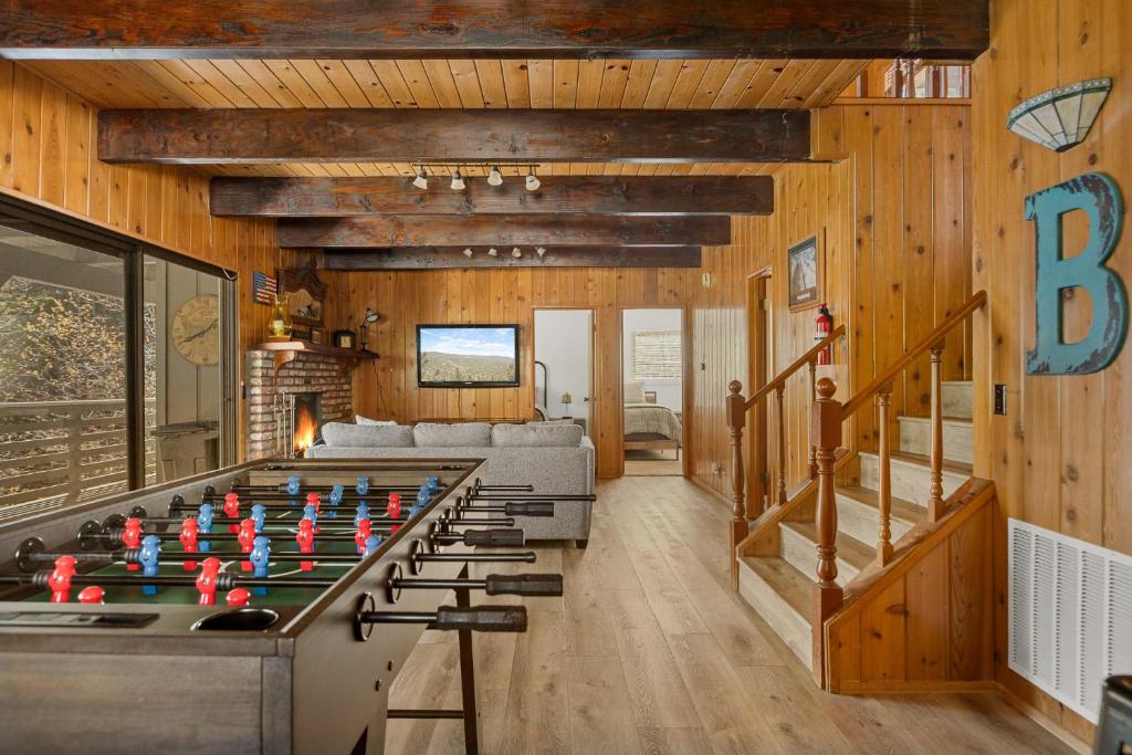 Fotografie z fotogalerie ubytování Pine Oaks Cabin v destinaci Lake Arrowhead