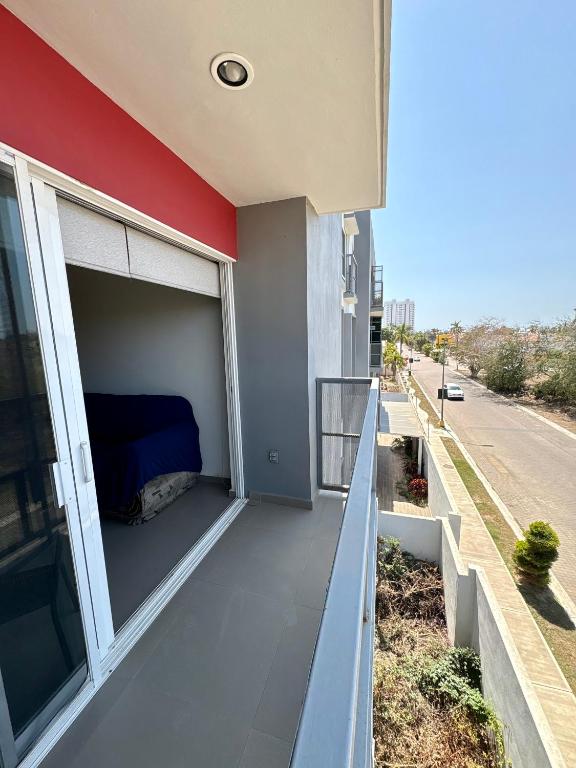 Depa de 3 Recamaras en CERRITOS a 2 cuadras de PLAYA ! - 303 V -