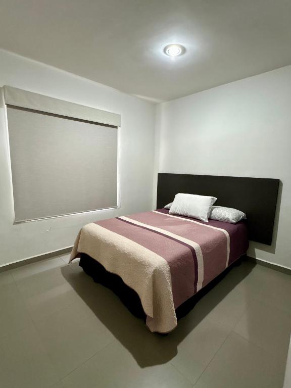 Depa de 3 Recamaras en CERRITOS a 2 cuadras de PLAYA ! - 303 V -