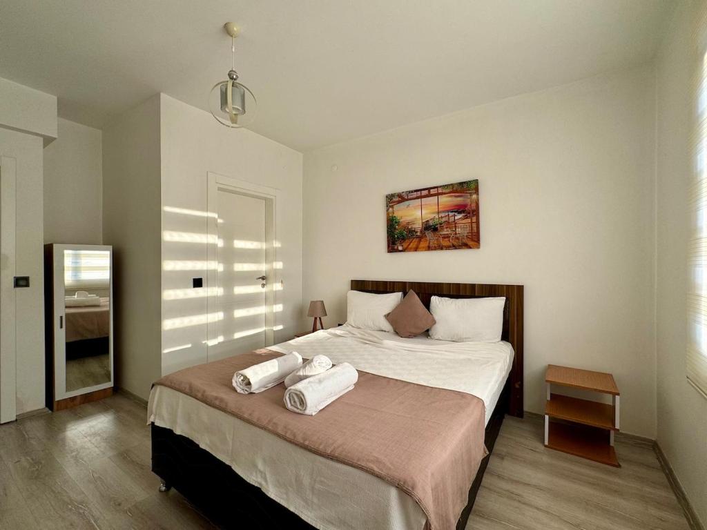 Postel nebo postele na pokoji v ubytování Casa Rosa Luxury Villa w heated Pool
