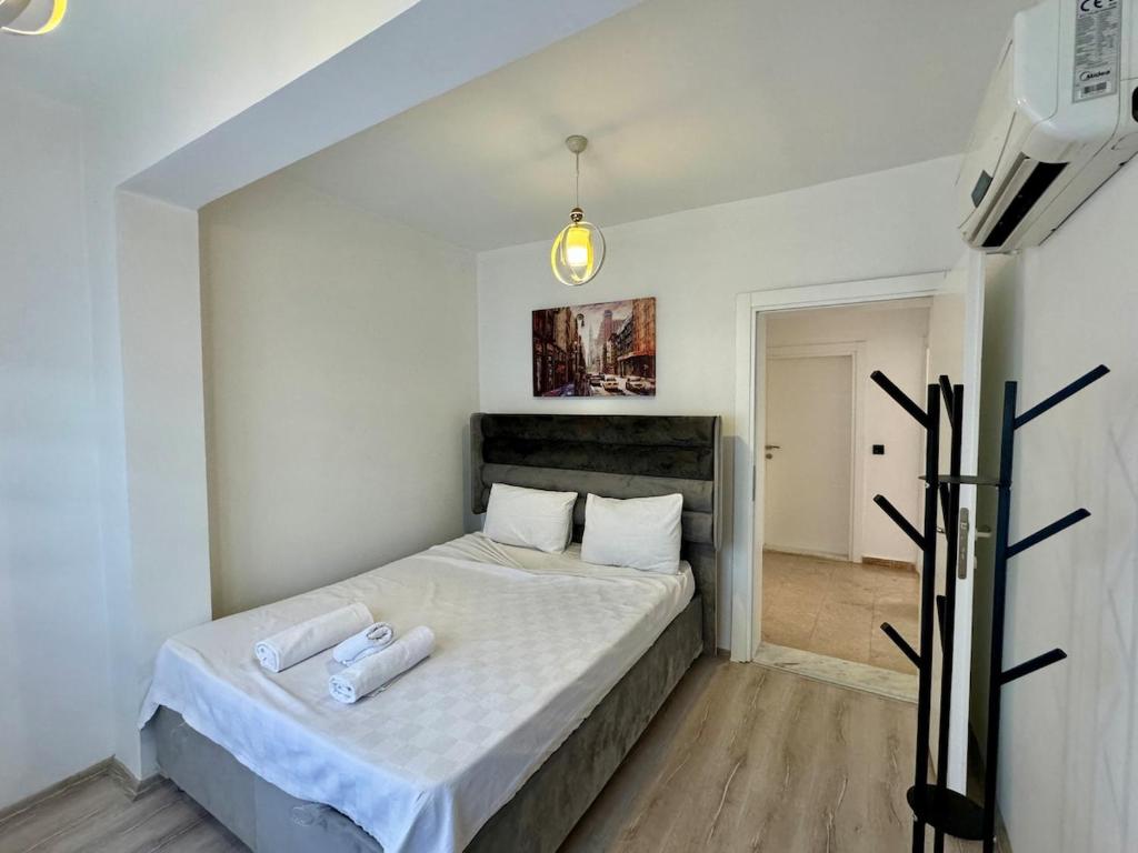 Postel nebo postele na pokoji v ubytování Casa Rosa Luxury Villa w heated Pool